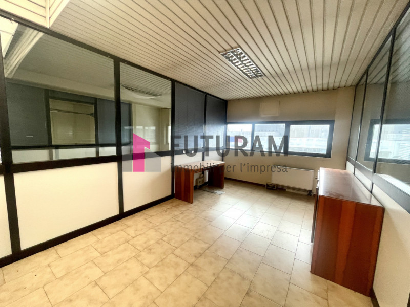 RIF: 142NM - MIRANO (VE) - PER INFO 340 335 8378 - 0444/310220

Propongo in affitto un ufficio al...