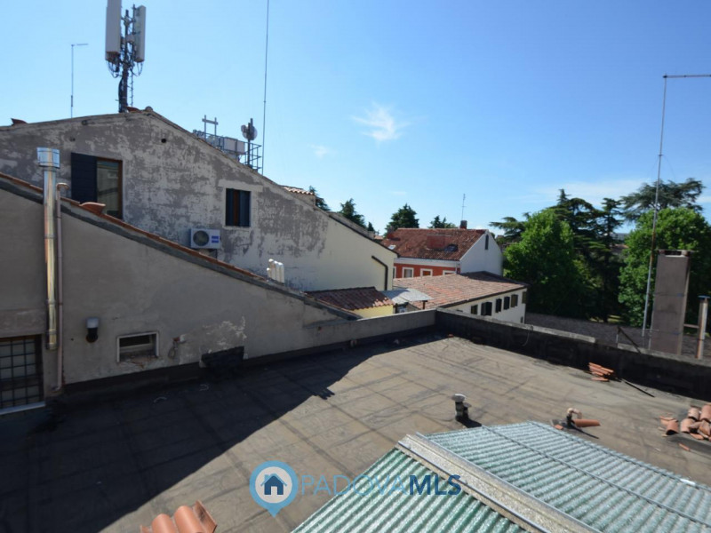 Affascinante Bilocale in Vendita a Portello, Padova

Immobile in esclusiva al Gruppo Padova MLS

...