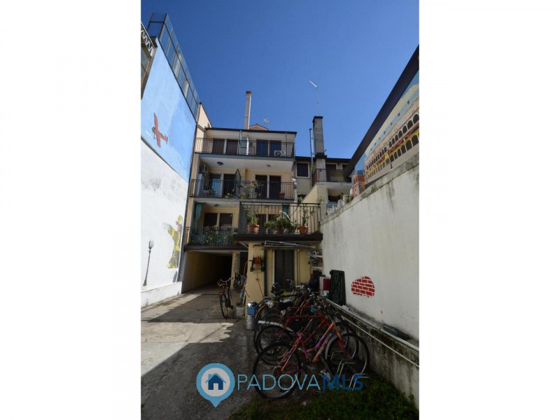 Affascinante Bilocale in Vendita a Portello, Padova

Immobile in esclusiva al Gruppo Padova MLS

...