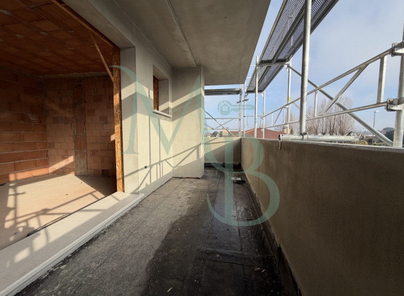 LOREGGIA – Immobiliare MB propone in vendita una splendida bifamiliare al grezzo avanzato, situat...