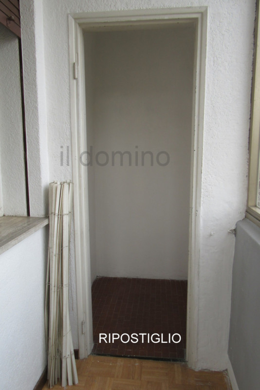 Ampio e luminoso appartamento bilocale libero da subito, situato dentro le mura del centro storic...