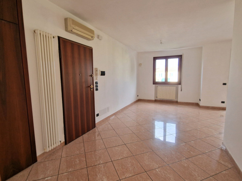 Nel cuore di Saletto, frazione del Comune di Borgo Veneto, proponiamo un appartamento che unisce ...