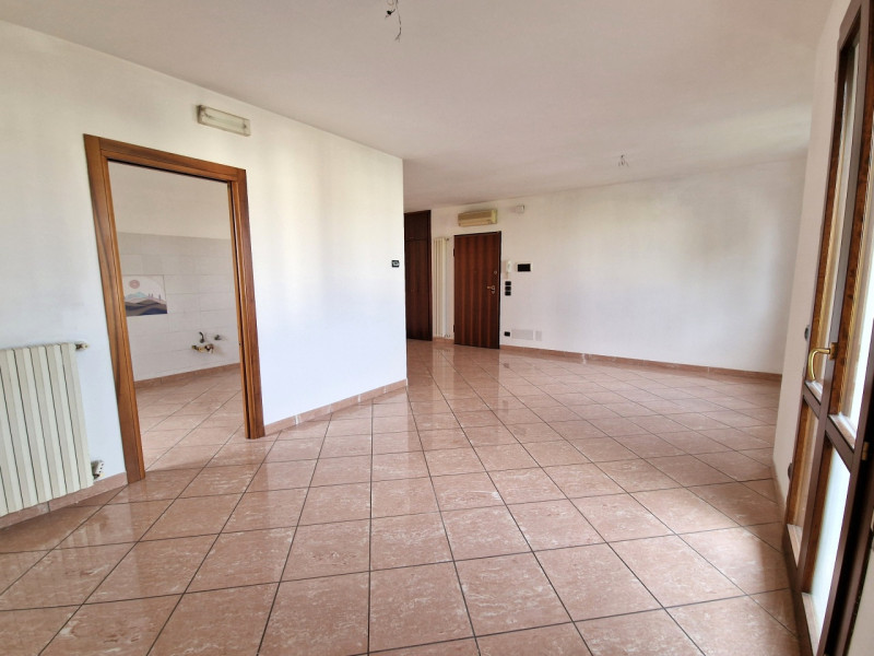 Nel cuore di Saletto, frazione del Comune di Borgo Veneto, proponiamo un appartamento che unisce ...