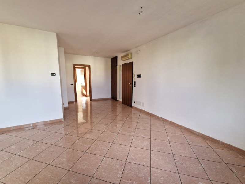 Nel cuore di Saletto, frazione del Comune di Borgo Veneto, proponiamo un appartamento che unisce ...