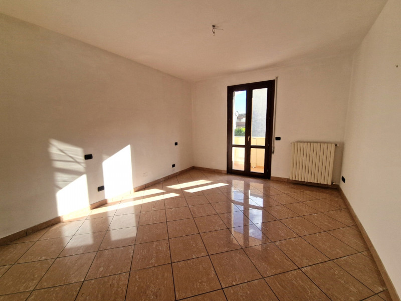 Nel cuore di Saletto, frazione del Comune di Borgo Veneto, proponiamo un appartamento che unisce ...