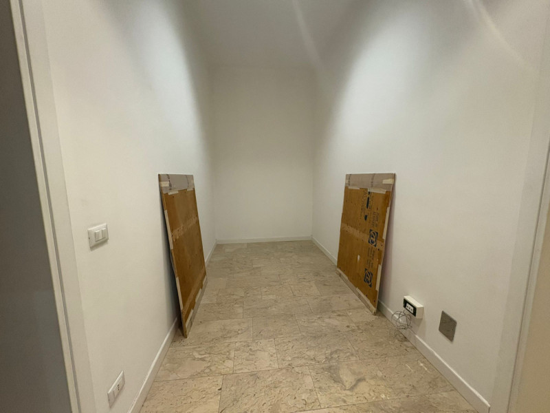 Proponiamo in locazione un elegante negozio situato nella zona centrale di Vigodarzere, posizione...