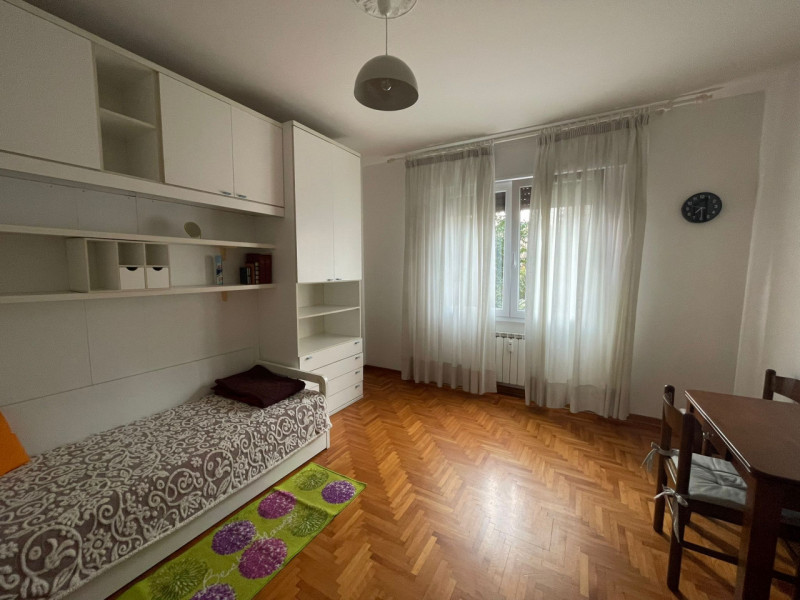 Affittasi stanze in appartamento luminoso e ben collegato

Affittasi 3 stanze matrimoniali in app...