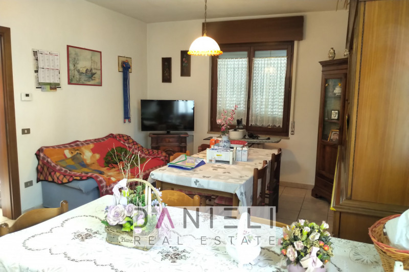 Montecchio Maggiore: a due passi dal centro, disponiamo di tricamere di recente restauro situato ...