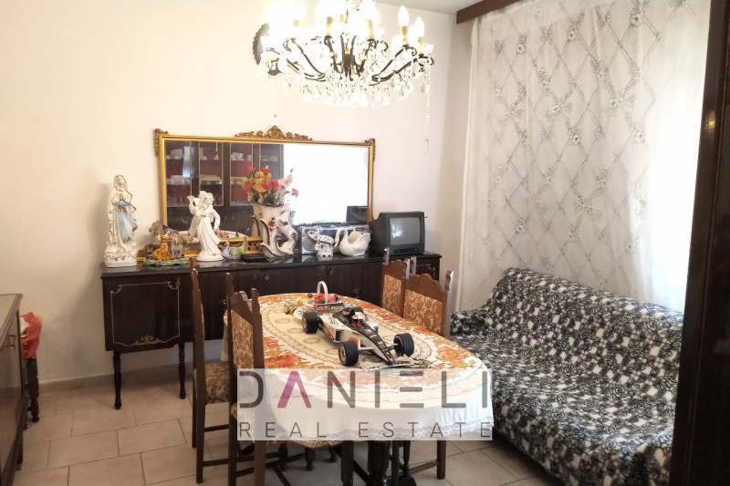 Montecchio Maggiore: a due passi dal centro, disponiamo di tricamere di recente restauro situato ...