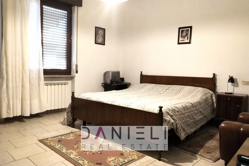 Montecchio Maggiore: a due passi dal centro, disponiamo di tricamere di recente restauro situato ...