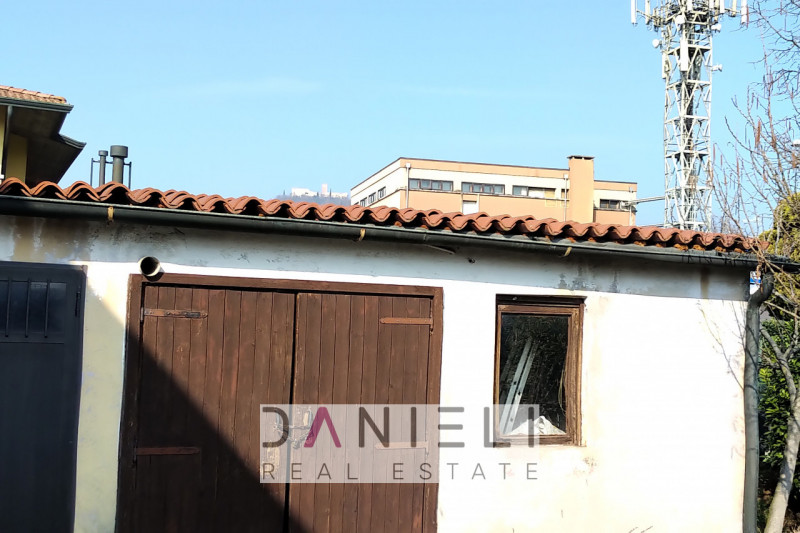 Montecchio Maggiore: a due passi dal centro, disponiamo di tricamere di recente restauro situato ...