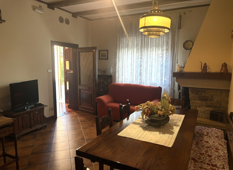 Nel cuore di Mestrino, in una posizione davvero privilegiata e comoda a tutti i principali serviz...