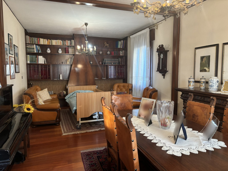 Nel cuore di Mestrino, in una posizione davvero privilegiata e comoda a tutti i principali serviz...