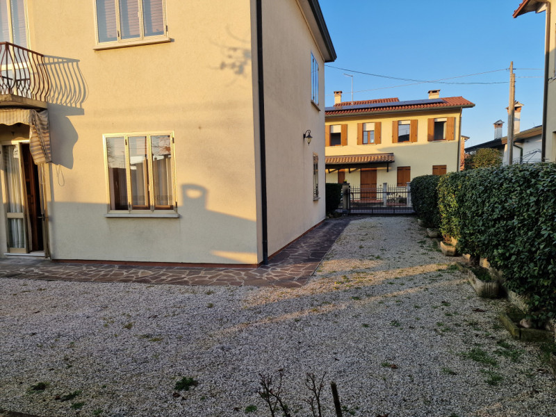 Nel cuore di Mestrino, in una posizione davvero privilegiata e comoda a tutti i principali serviz...