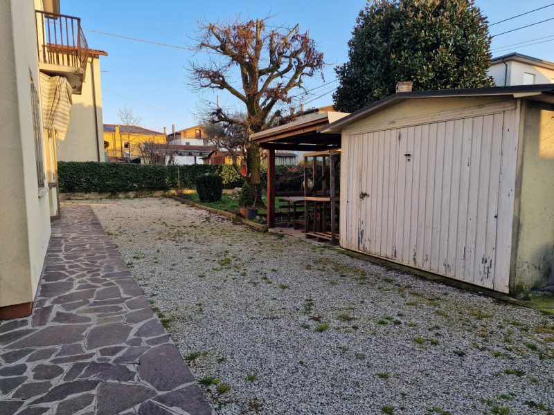 Nel cuore di Mestrino, in una posizione davvero privilegiata e comoda a tutti i principali serviz...