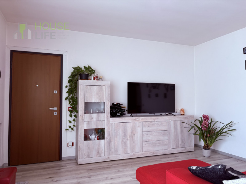 TORREBELVICINO: in zona comoda a tutti i servizi TRICAMERE al piano secondo e ultimo, inserito in...