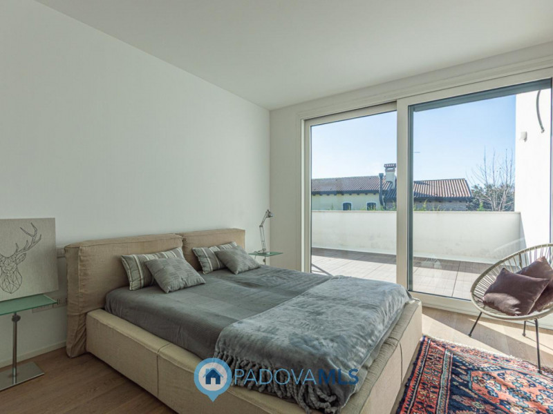 Immobile in esclusiva al Gruppo Padova MLS
Scopri questa magnifica villa moderna situata nel cuor...