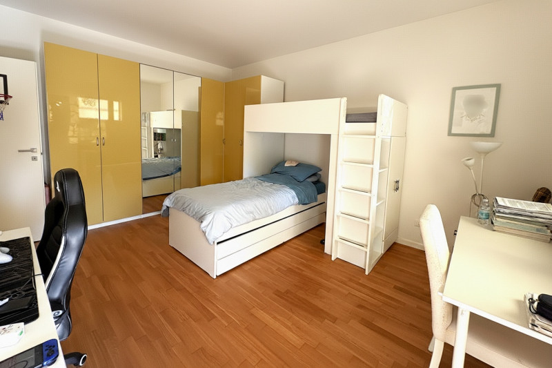 We offer for sale a splendid detached villa located in the greenest and most peaceful area of Fer...