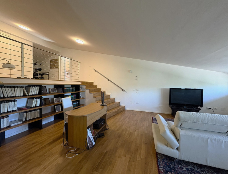 We offer for sale a splendid detached villa located in the greenest and most peaceful area of Fer...