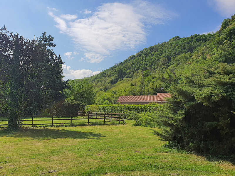 We offer for sale a splendid detached villa located in the greenest and most peaceful area of Fer...