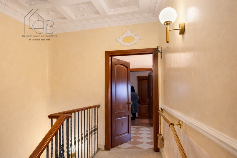 Un’eleganza senza tempo in residenza esclusiva

Nel cuore della zona più elegante e riservata di ...