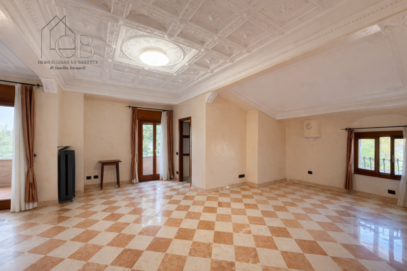 Un’eleganza senza tempo in residenza esclusiva

Nel cuore della zona più elegante e riservata di ...