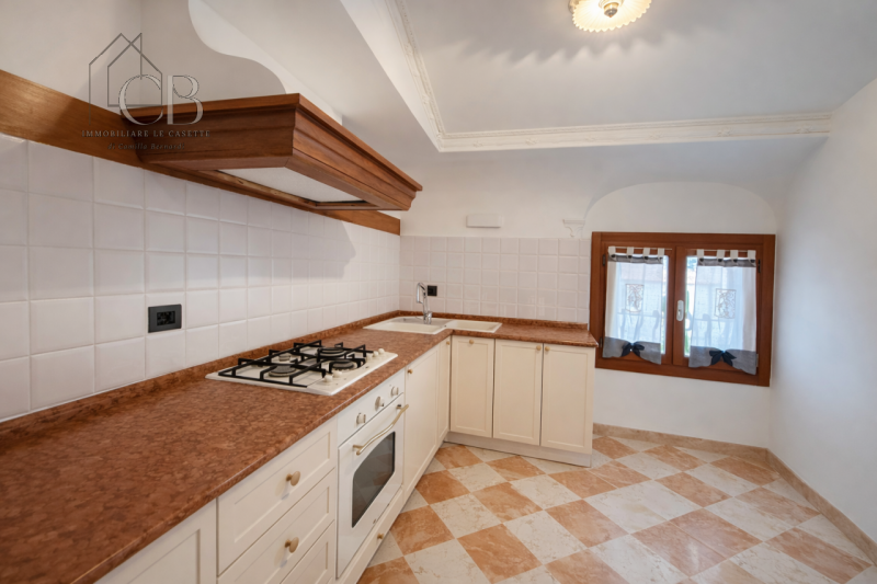 Un’eleganza senza tempo in residenza esclusiva

Nel cuore della zona più elegante e riservata di ...