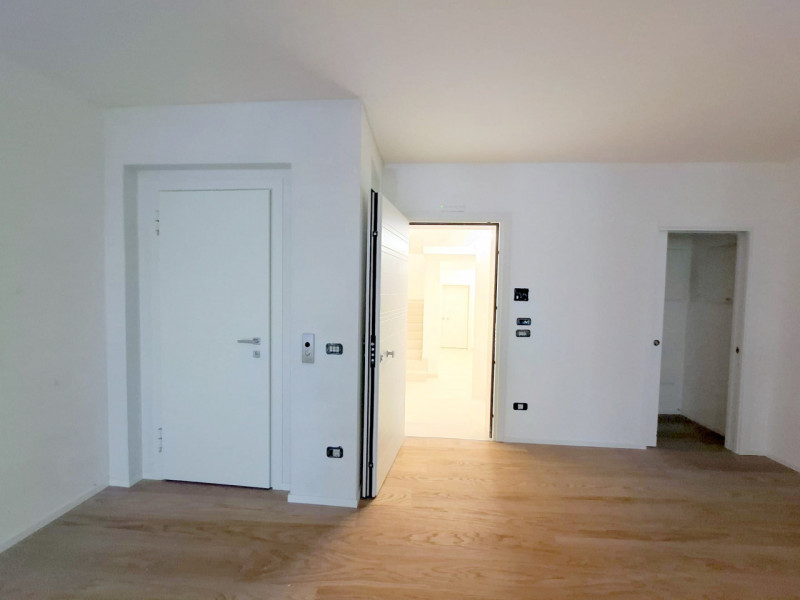 SAVONAROLA, APPARTAMENTO NUOVO CON GARAGE IN CLASSE A4 rif.DOM03.1 - €.800.000

* IMPORTANTE!!! I...