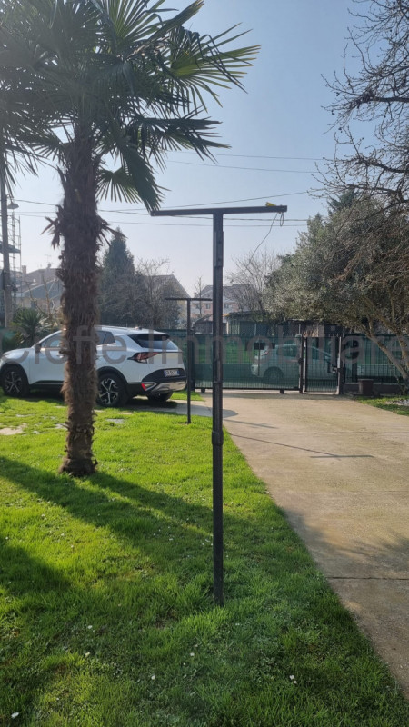 Casa singola, con una superficie di 96 mq e delizioso giardino privato, perfetta per coppia o fam...