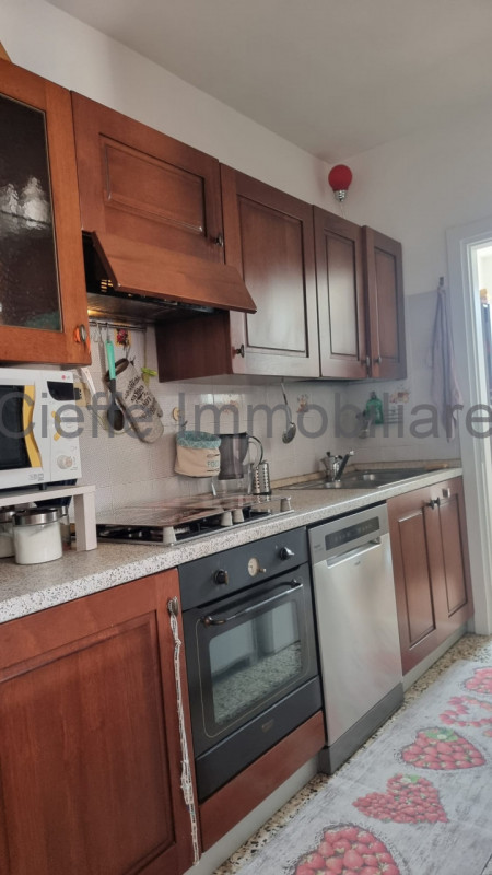 Casa singola, con una superficie di 96 mq e delizioso giardino privato, perfetta per coppia o fam...