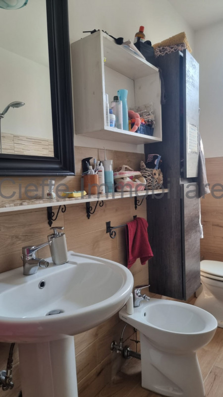 Casa singola, con una superficie di 96 mq e delizioso giardino privato, perfetta per coppia o fam...