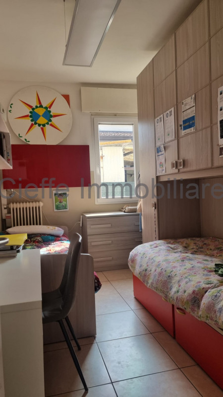 Casa singola, con una superficie di 96 mq e delizioso giardino privato, perfetta per coppia o fam...