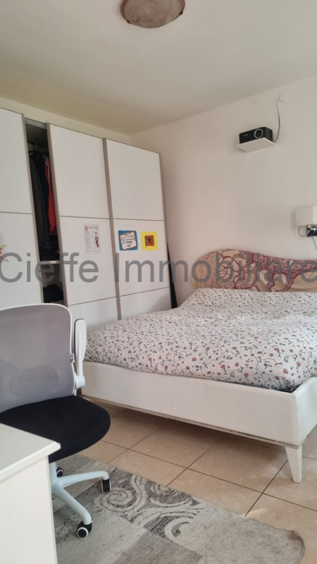 Casa singola, con una superficie di 96 mq e delizioso giardino privato, perfetta per coppia o fam...