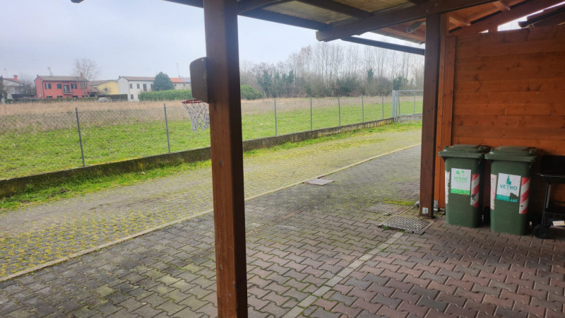 Abbiamo il piacere di proporre una GRAZIOSISSIMA PORZIONE DI CASA A SCHIERA CENTRALE  situata a p...