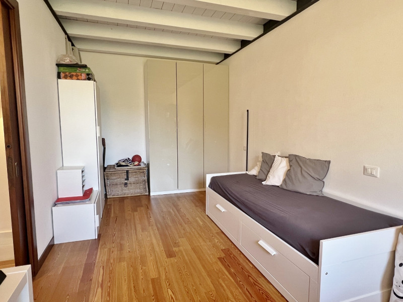 STUPENDA VILLA DI TESTA CON AMPIO GIARDINO ESCLUSIVO – Rif. 8357
Nel cuore della città, in una de...