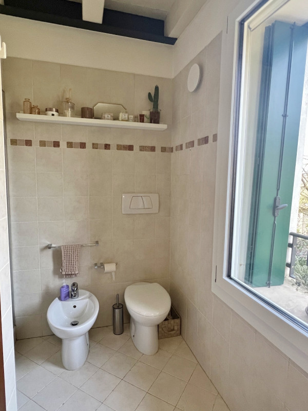 STUPENDA VILLA DI TESTA CON AMPIO GIARDINO ESCLUSIVO – Rif. 8357
Nel cuore della città, in una de...