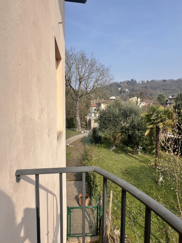 STUPENDA VILLA DI TESTA CON AMPIO GIARDINO ESCLUSIVO – Rif. 8357
Nel cuore della città, in una de...