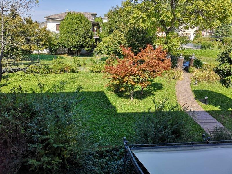 STUPENDA VILLA DI TESTA CON AMPIO GIARDINO ESCLUSIVO – Rif. 8357
Nel cuore della città, in una de...