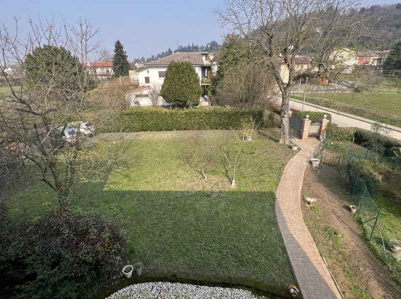 STUPENDA VILLA DI TESTA CON AMPIO GIARDINO ESCLUSIVO – Rif. 8357
Nel cuore della città, in una de...