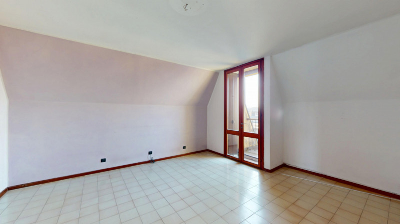 PISCINE

In un tranquillo quartiere residenziale, comodo a tutti i principali servizi e a pochi m...