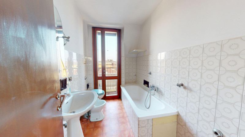 PISCINE

In un tranquillo quartiere residenziale, comodo a tutti i principali servizi e a pochi m...