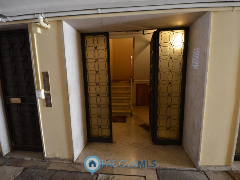 Immobile in esclusiva al Gruppo Padova MLS
Portello (via Belzoni): Scopri questo delizioso appart...