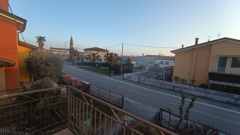 Curtarolo: in centro a Pieve di Curtarolo, comodissima a scuole, negozi, supermercati, fermata au...