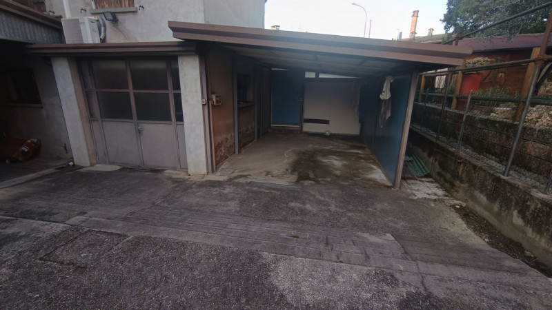 Curtarolo: in centro a Pieve di Curtarolo, comodissima a scuole, negozi, supermercati, fermata au...