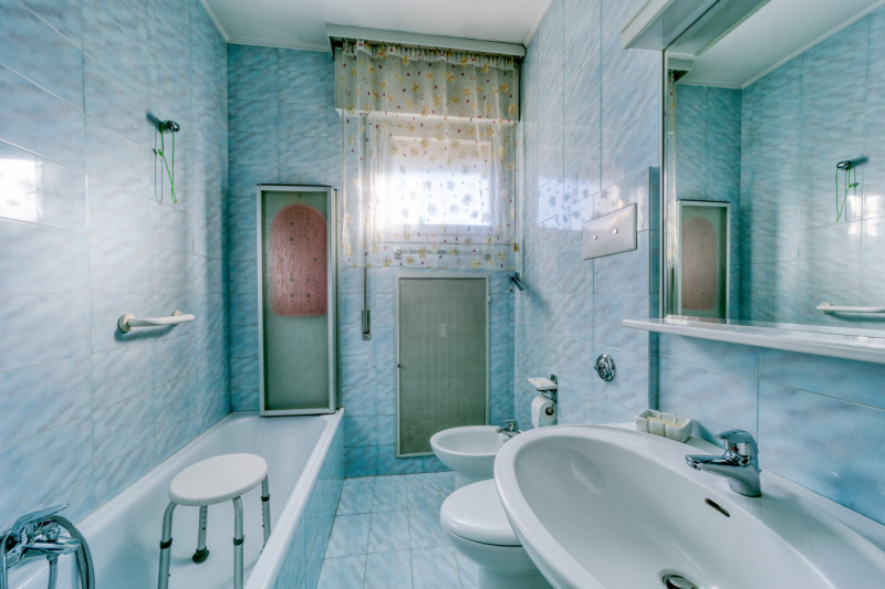 Scopri questo splendido appartamento pentalocale situato nel cuore del quartiere di Mortise, una ...