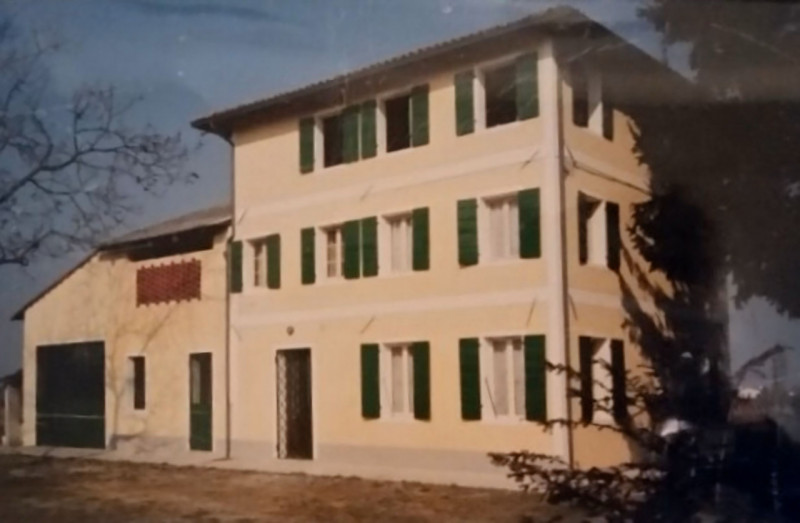 (Per INFO 3316190143) A Loreggia, comune in provincia di Padova, presentiamo una caratteristica v...