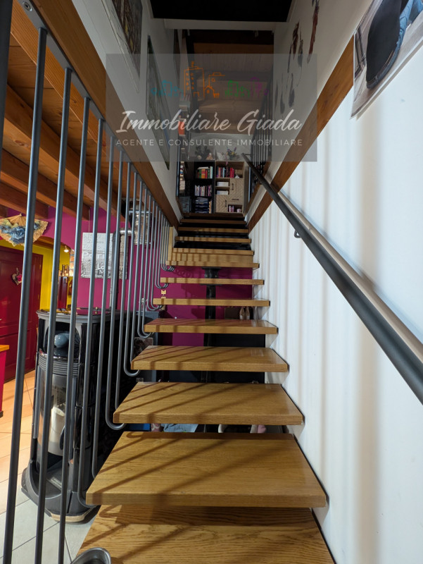 Porzione di casa con 1.000 mq di giardino – spazio, natura e comfort per tutta la famiglia 
Vendi...