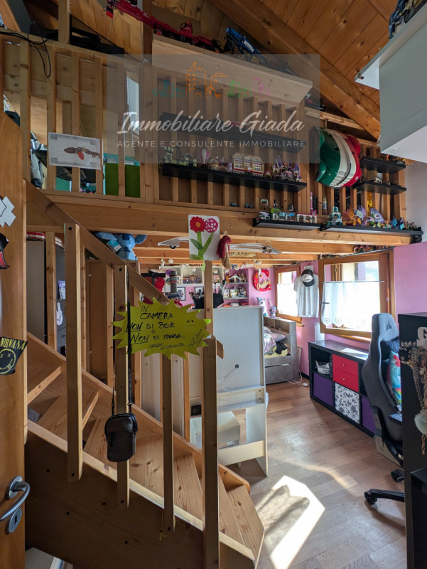 Porzione di casa con 1.000 mq di giardino – spazio, natura e comfort per tutta la famiglia 
Vendi...