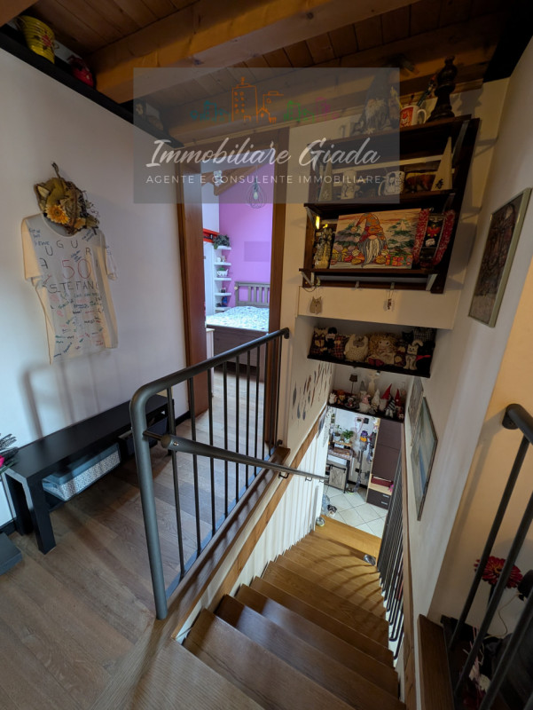 Porzione di casa con 1.000 mq di giardino – spazio, natura e comfort per tutta la famiglia 
Vendi...