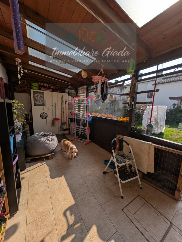 Porzione di casa con 1.000 mq di giardino – spazio, natura e comfort per tutta la famiglia 
Vendi...